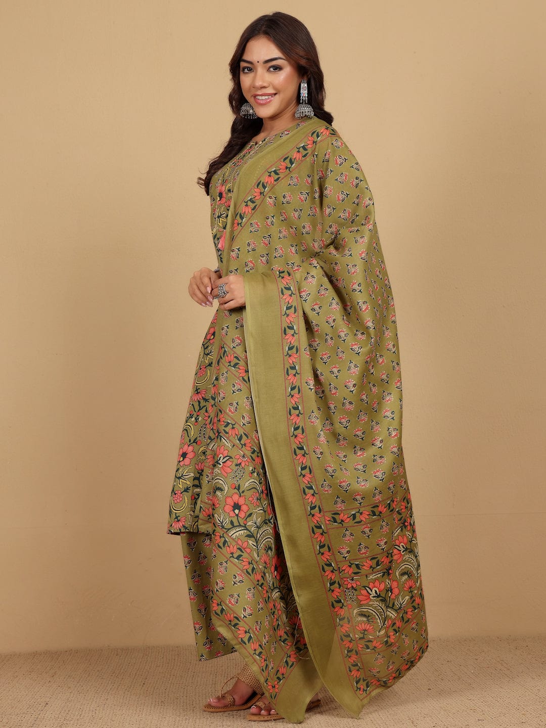 The Kurti Collection Women Ethnic Floral Printed Kurta withTrouser & Dupatta