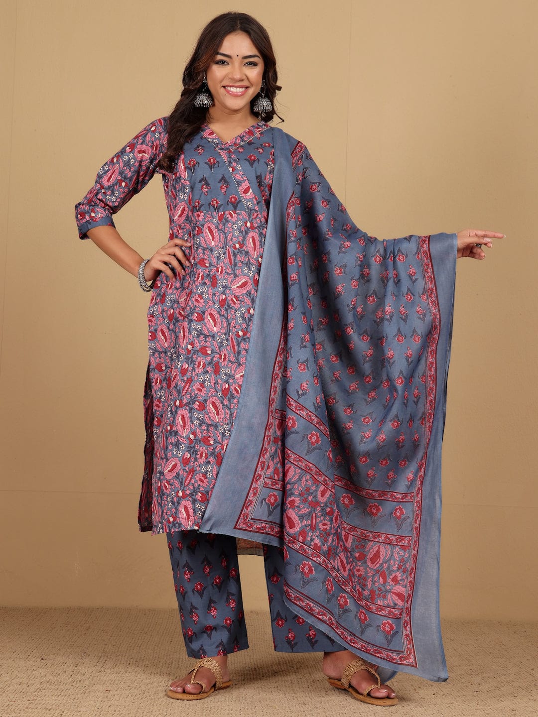 The Kurti Collection Women Ethnic Floral Printed Kurta withTrouser & Dupatta