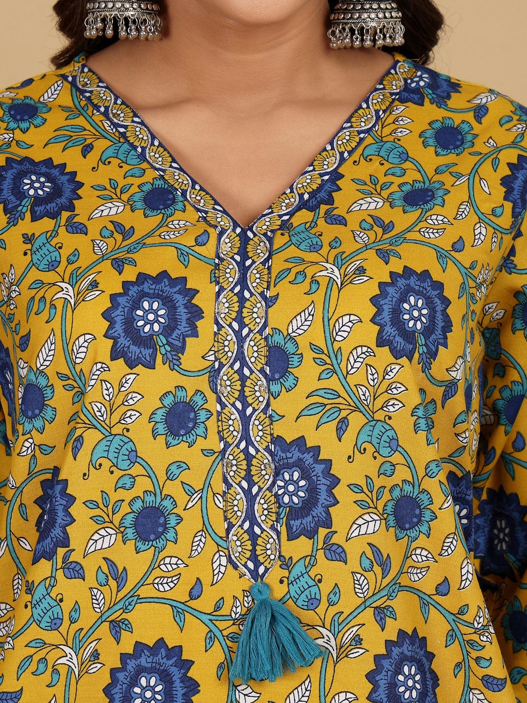 The Kurti Collection Women Ethnic Floral Printed V Neck Kurta withTrouser & Dupatta
