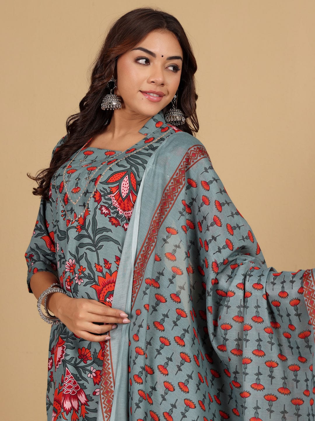 The Kurti Collection Women Ethnic Floral Printed V Neck Kurta withTrouser & Dupatta