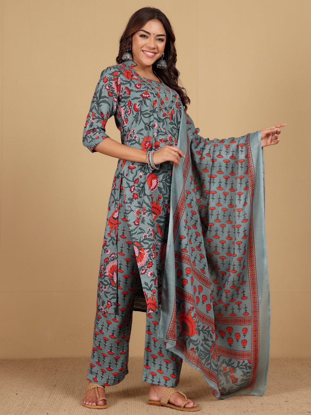 The Kurti Collection Women Ethnic Floral Printed V Neck Kurta withTrouser & Dupatta