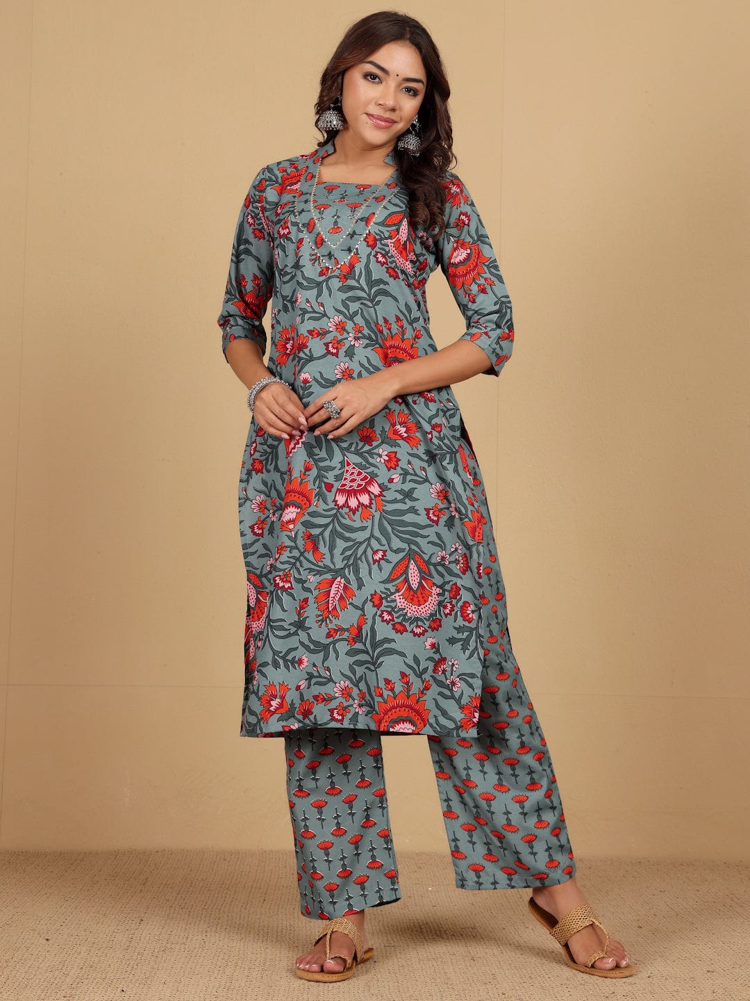 The Kurti Collection Women Ethnic Floral Printed V Neck Kurta withTrouser & Dupatta