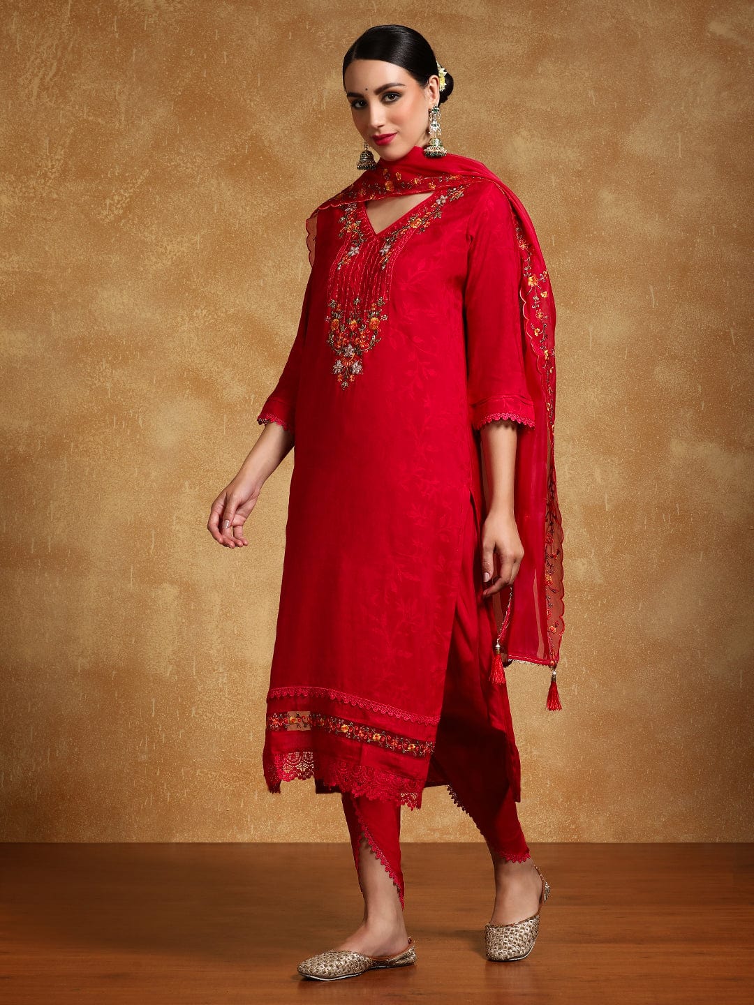 The Kurti Collection Women Floral Motif Thread Embroidered Yoke Kurta with Trouser & Dupatta