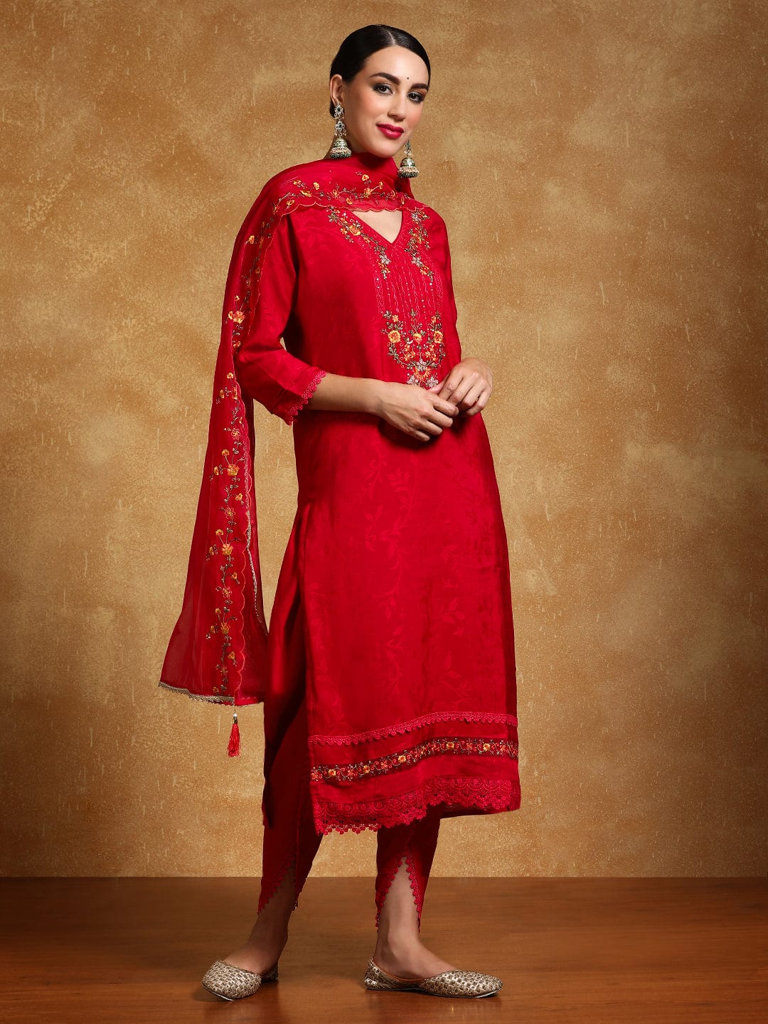 The Kurti Collection Women Floral Motif Thread Embroidered Yoke Kurta with Trouser & Dupatta