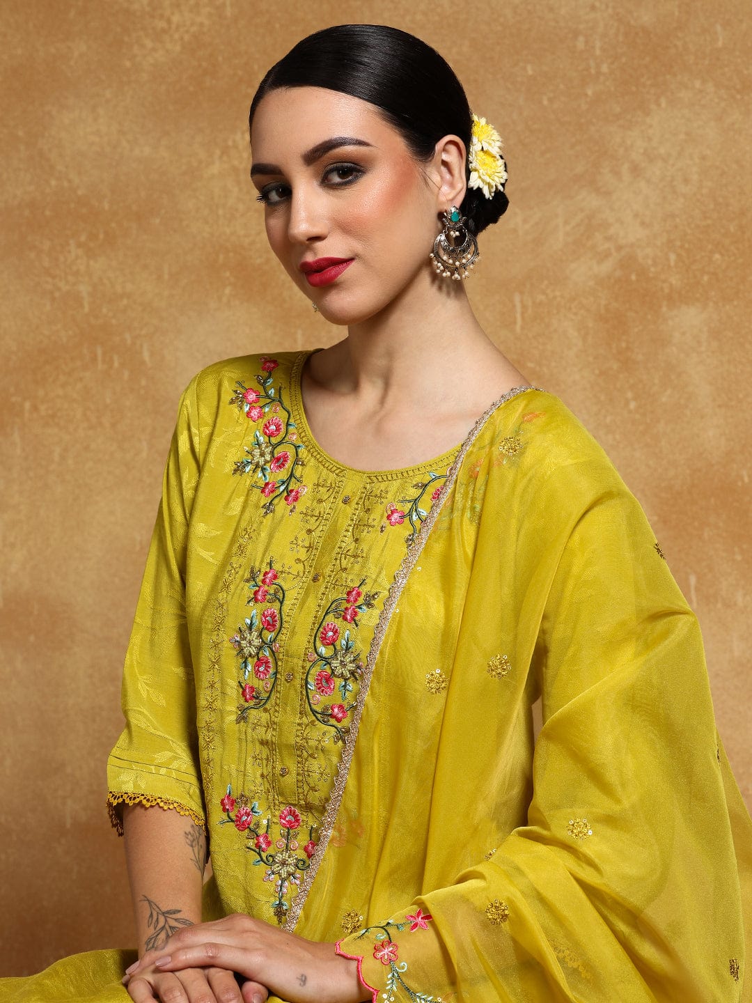 The Kurti Collection Women Floral Motif Thread Embroidered Yoke Kurta with Trouser & Dupatta