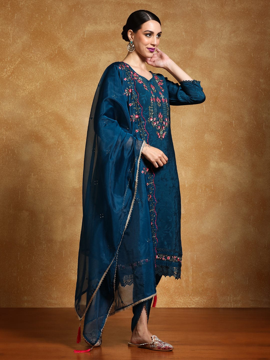 The Kurti Collection Women Floral Motif Thread Embroidered Yoke Kurta with Trouser & Dupatta