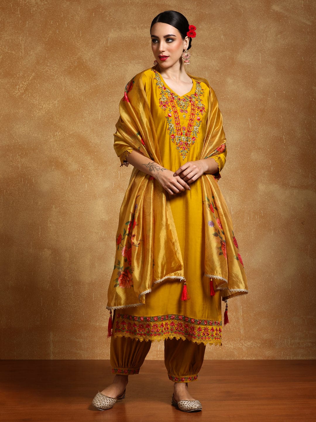 The Kurti Collection Women Floral Motif Thread Embroidered Yoke Kurta with Trouser & Dupatta