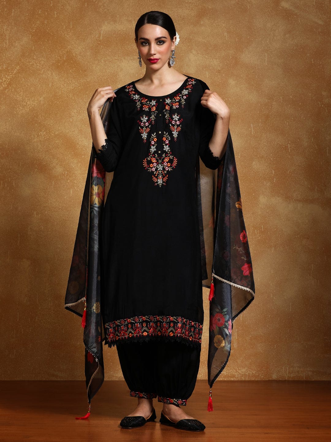 The Kurti Collection Women Floral Motif Thread Embroidered Yoke Kurta with Trouser & Dupatta