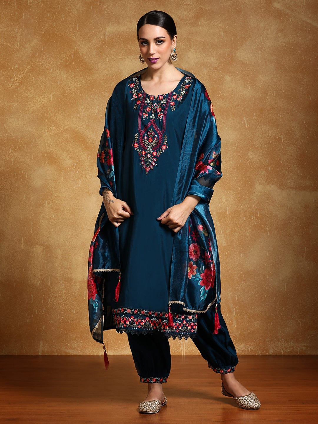 The Kurti Collection Women Floral Motif Thread Embroidered Yoke Kurta with Trouser & Dupatta