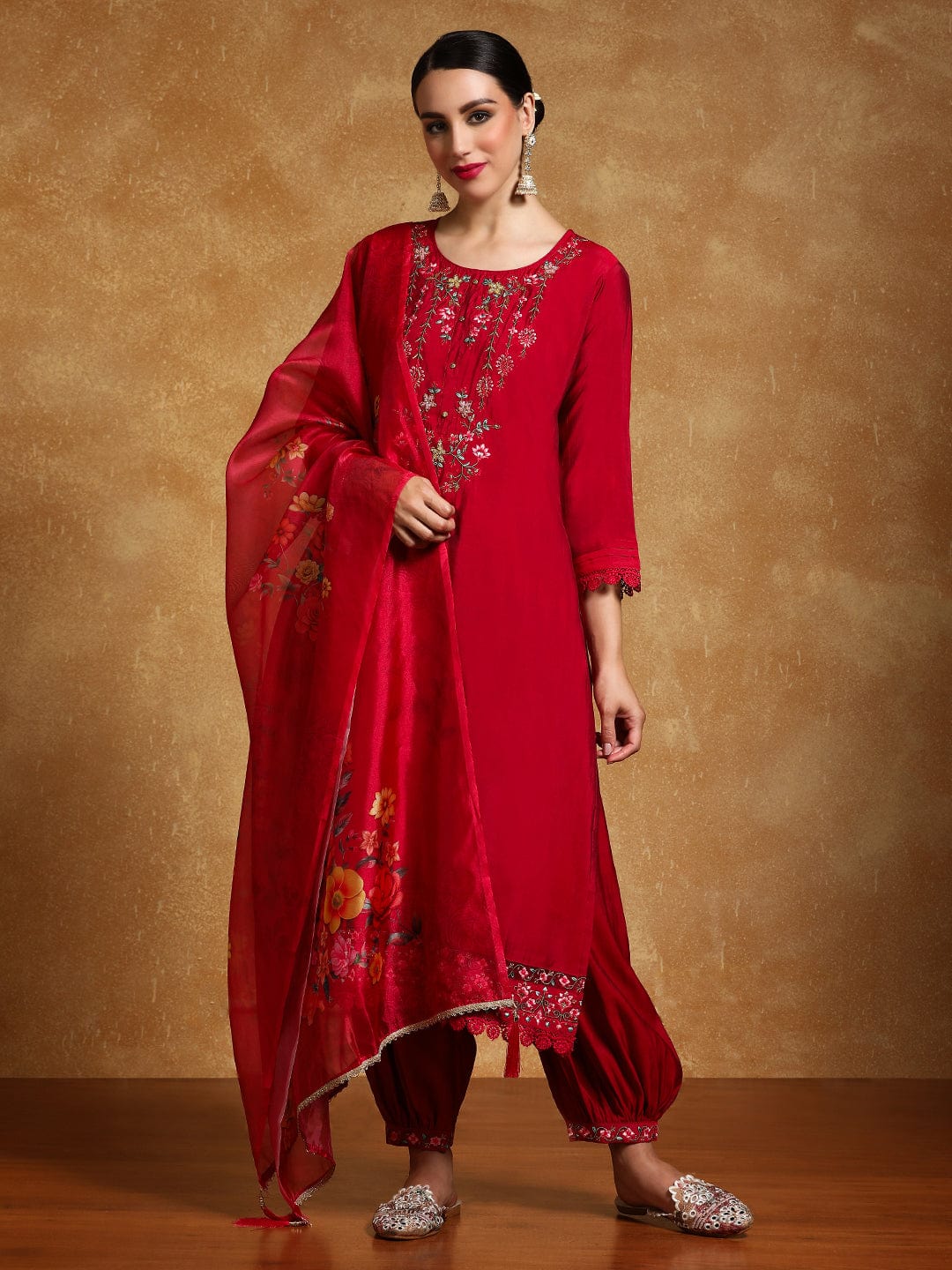 The Kurti Collection Women Floral Motif Thread Embroidered Yoke Kurta with Trouser & Dupatta