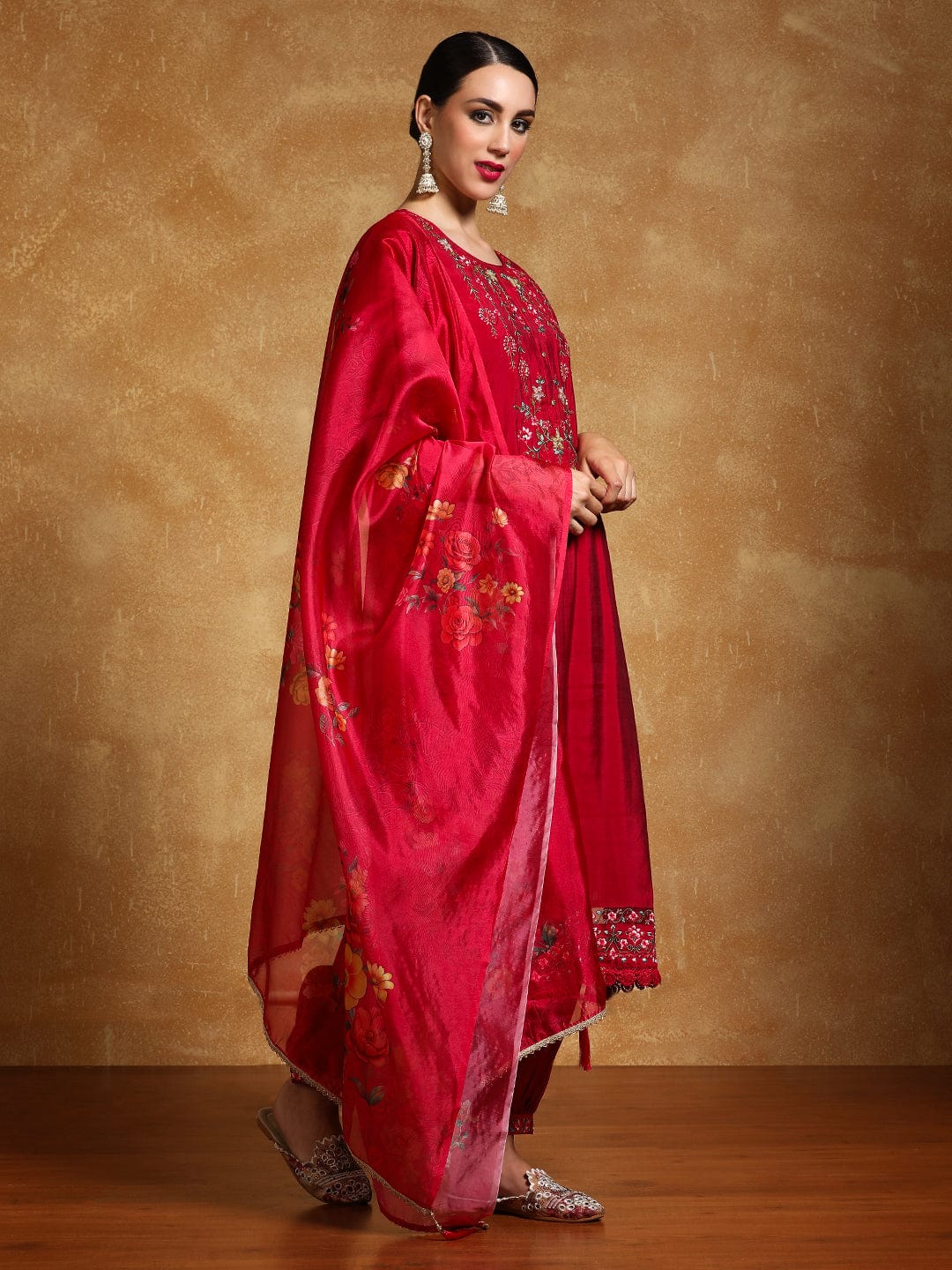 The Kurti Collection Women Floral Motif Thread Embroidered Yoke Kurta with Trouser & Dupatta