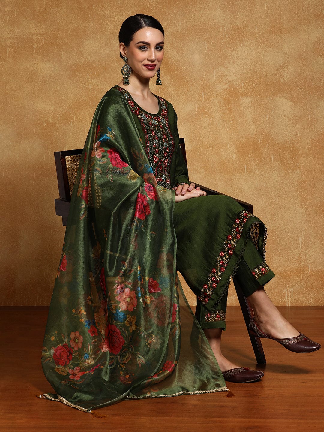 The Kurti Collection Women Floral Motif Thread Embroidered Yoke Kurta with Trouser & Dupatta