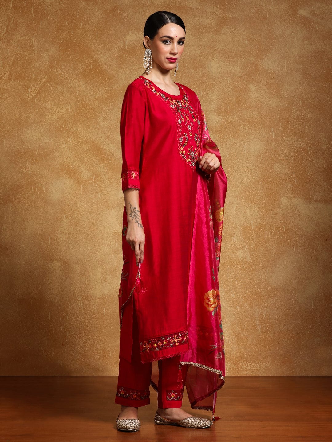 The Kurti Collection Women Floral Motif Thread Embroidered Yoke Kurta with Trouser & Dupatta