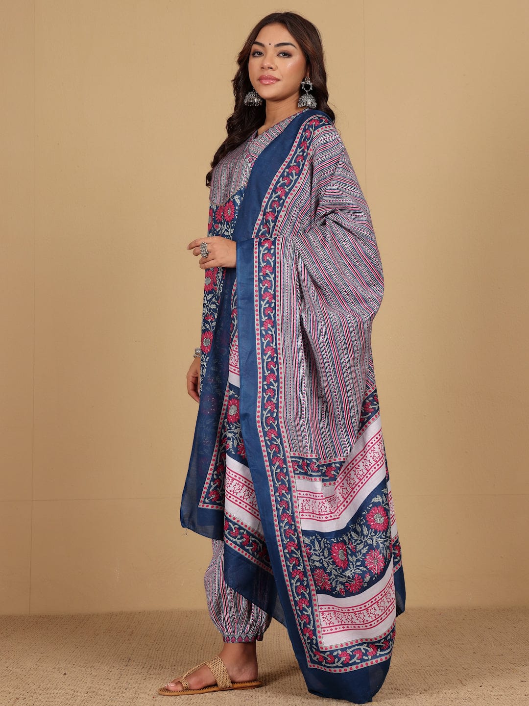 The Kurti Collection Women Ethnic Floral Printed V Neck Kurta With Stripper Trouser & Dupatta