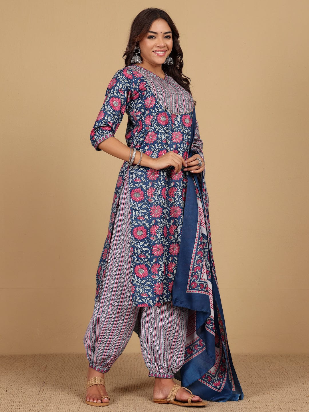 The Kurti Collection Women Ethnic Floral Printed V Neck Kurta With Stripper Trouser & Dupatta
