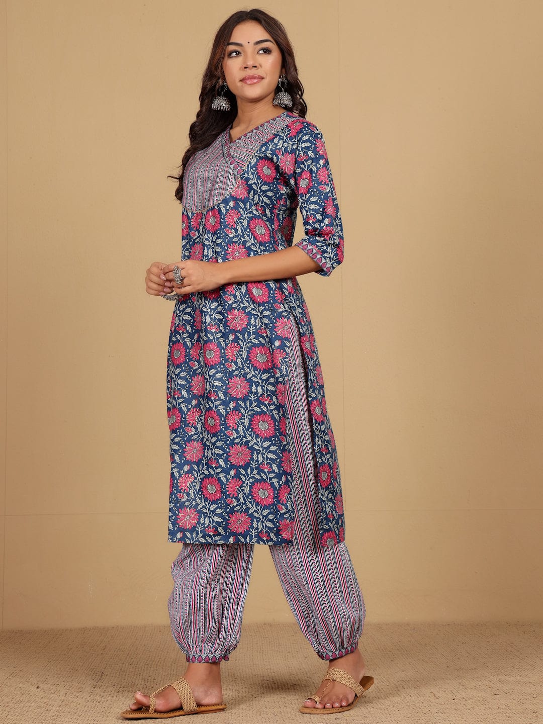 The Kurti Collection Women Ethnic Floral Printed V Neck Kurta With Stripper Trouser & Dupatta