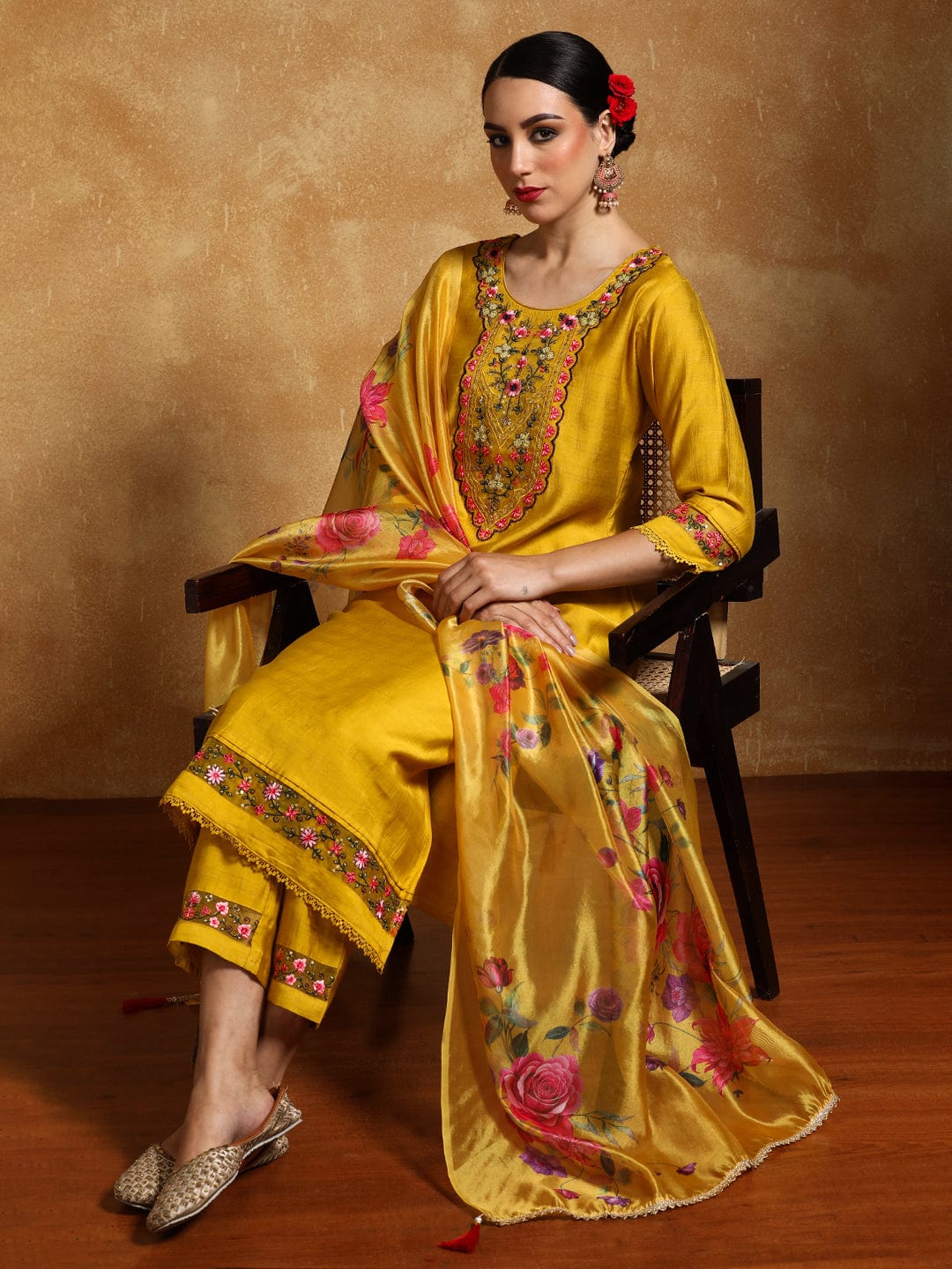 The Kurti Collection Women Floral Motif Thread Embroidered Yoke Kurta with Trouser & Dupatta