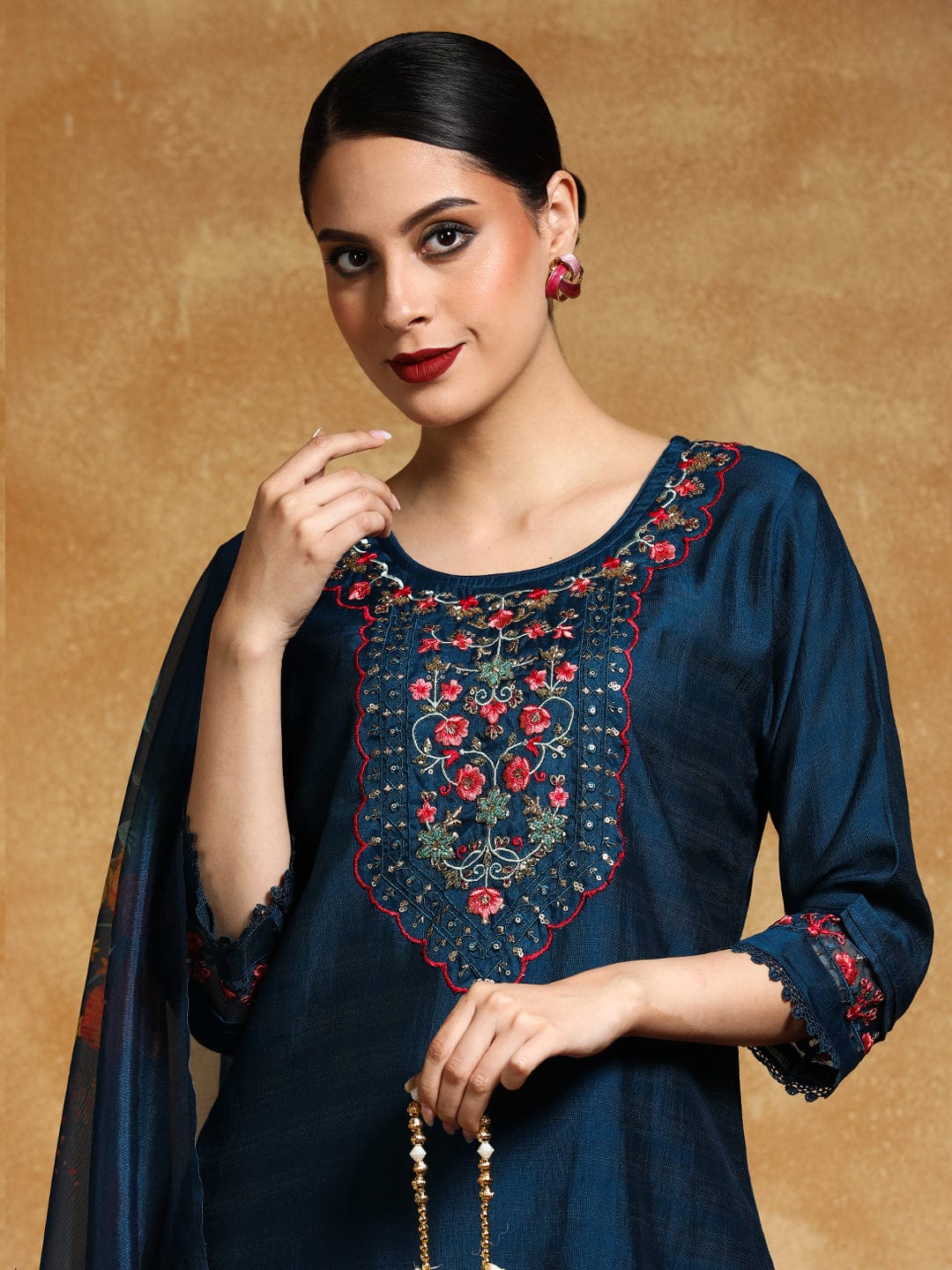 The Kurti Collection Women Thread Embroidered Yoke with All Over Floral Motif Buta Kurta with Trouser & Dupatta