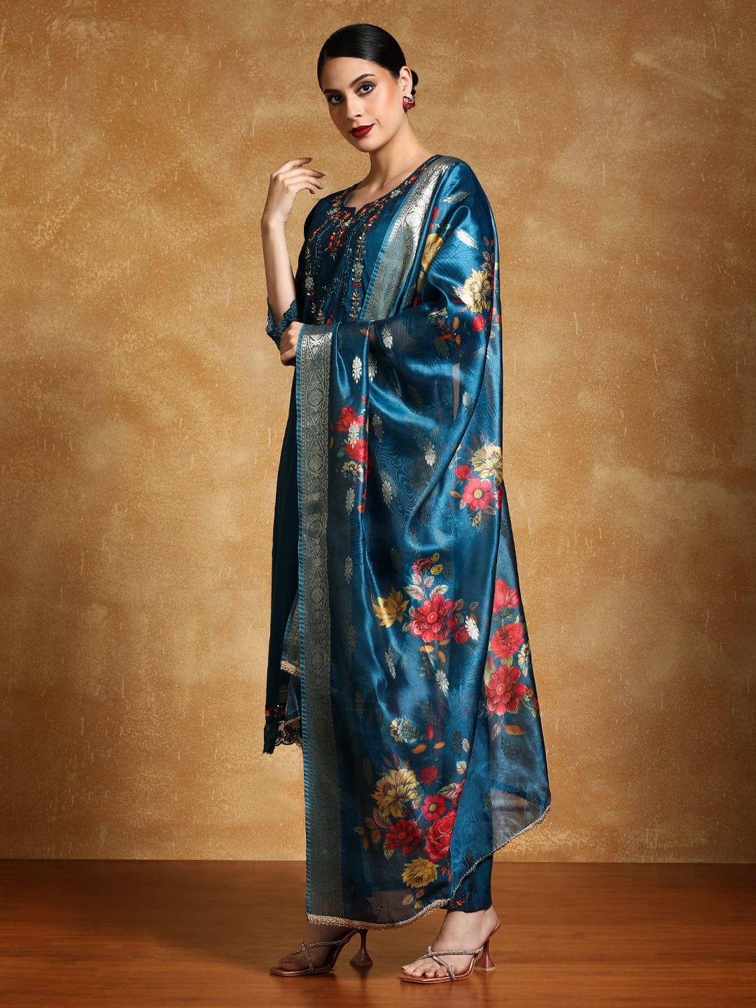 The Kurti Collection Women Floral Motif Thread Embroidered Yoke Kurta with Trouser & Dupatta