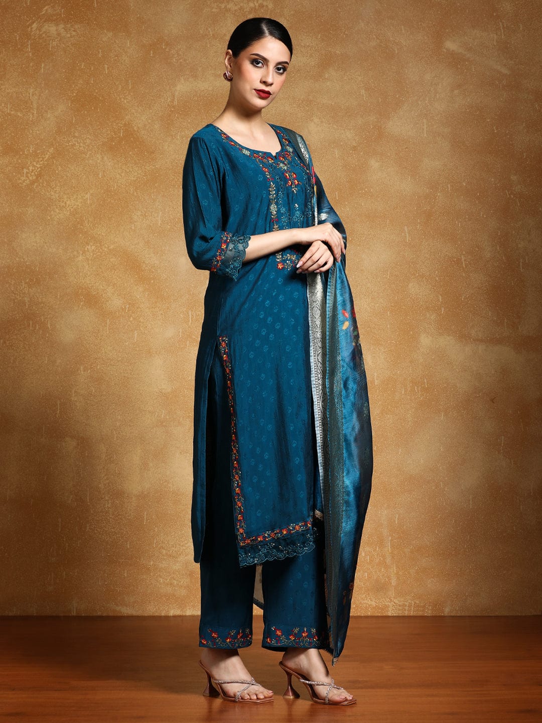 The Kurti Collection Women Floral Motif Thread Embroidered Yoke Kurta with Trouser & Dupatta