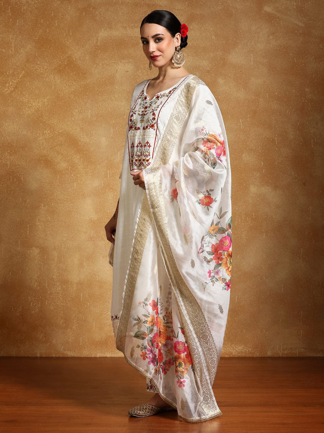 The Kurti Collection Women Floral Motif Thread Embroidered Yoke Kurta with Trouser & Dupatta