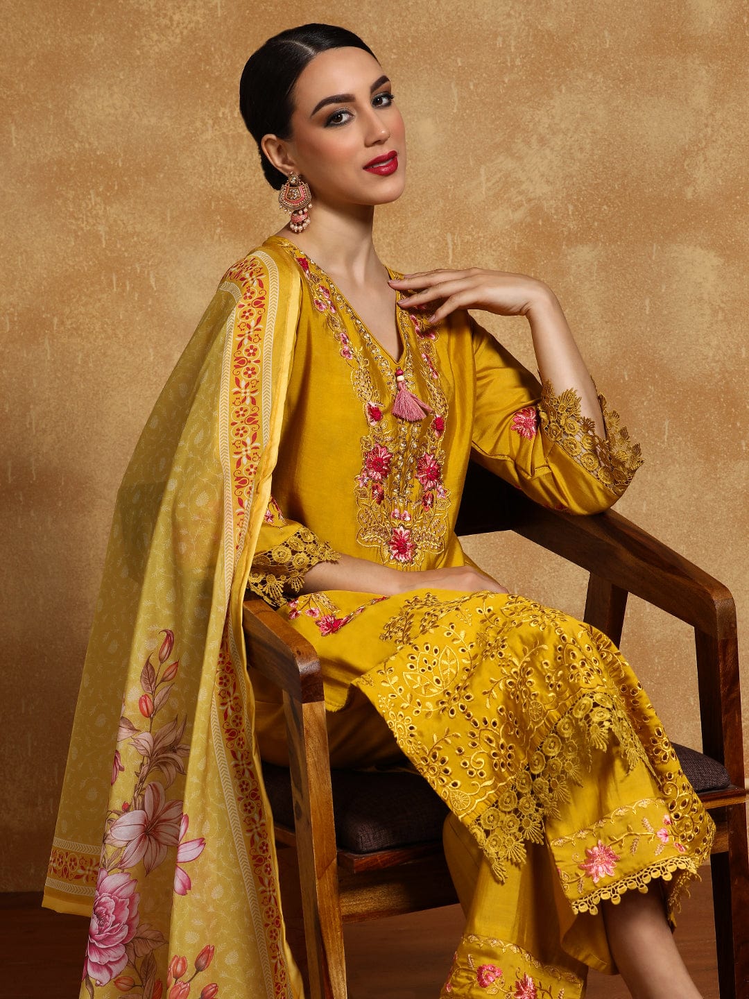 The Kurti Collection Women Floral Heavy Thread Embroidered Schffili Hem Kurta with Trouser & Dupatta