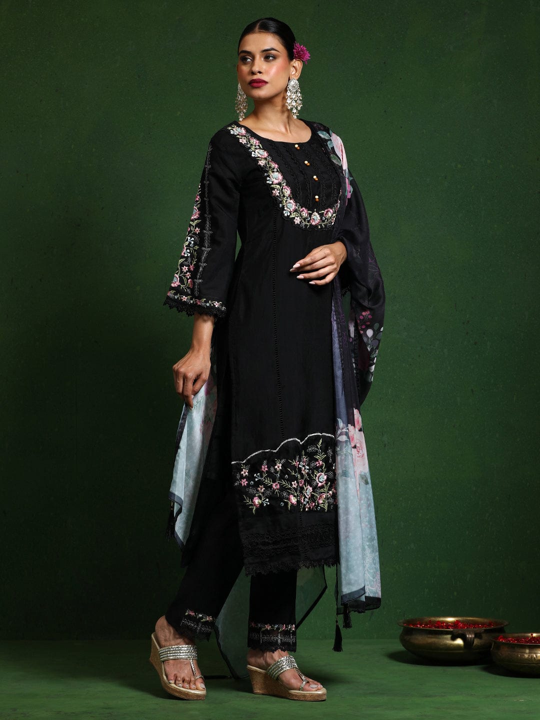 The Kurti Collection Women Floral Heavy Thread Embroidered Schffili Hem Kurta With Trouser & Dupatta