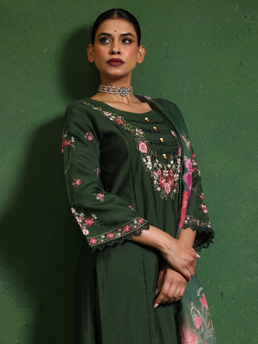 The Kurti Collection Women Floral Heavy Thread Embroidered Schffili Hem Kurta With Trouser & Dupatta