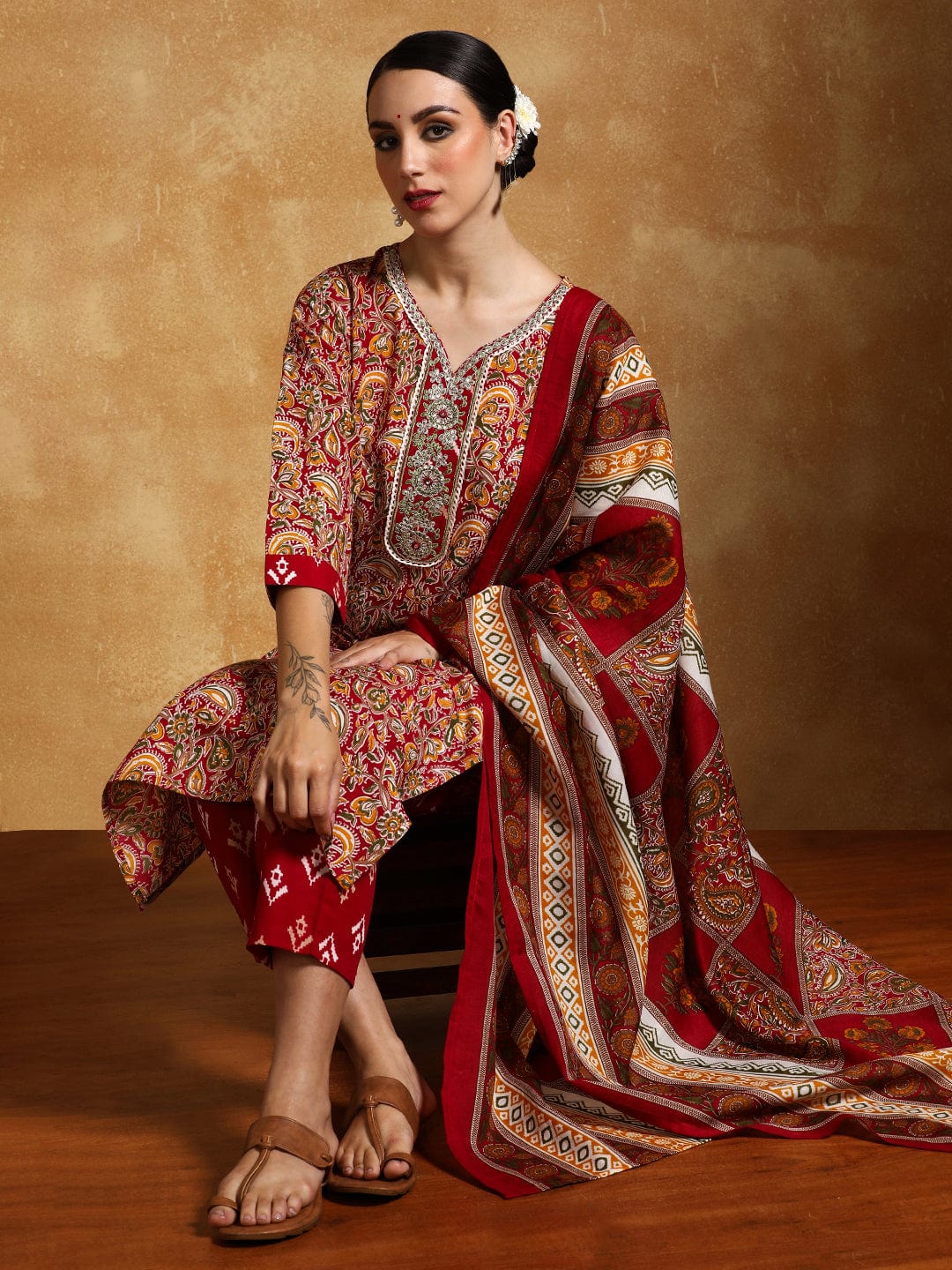 The Kurti Collection Women-Zari Detailed Ethnic Floral Printed Kurta With Trouser & Dupatta