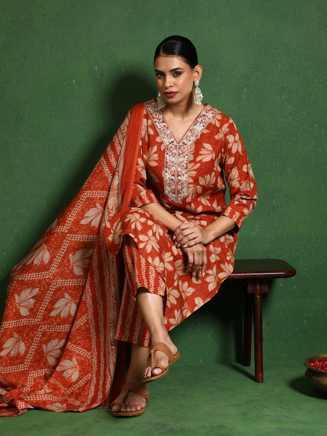 The Kurti Collection Women Floral Printed V Neck Kurta With Trouser & Dupatta