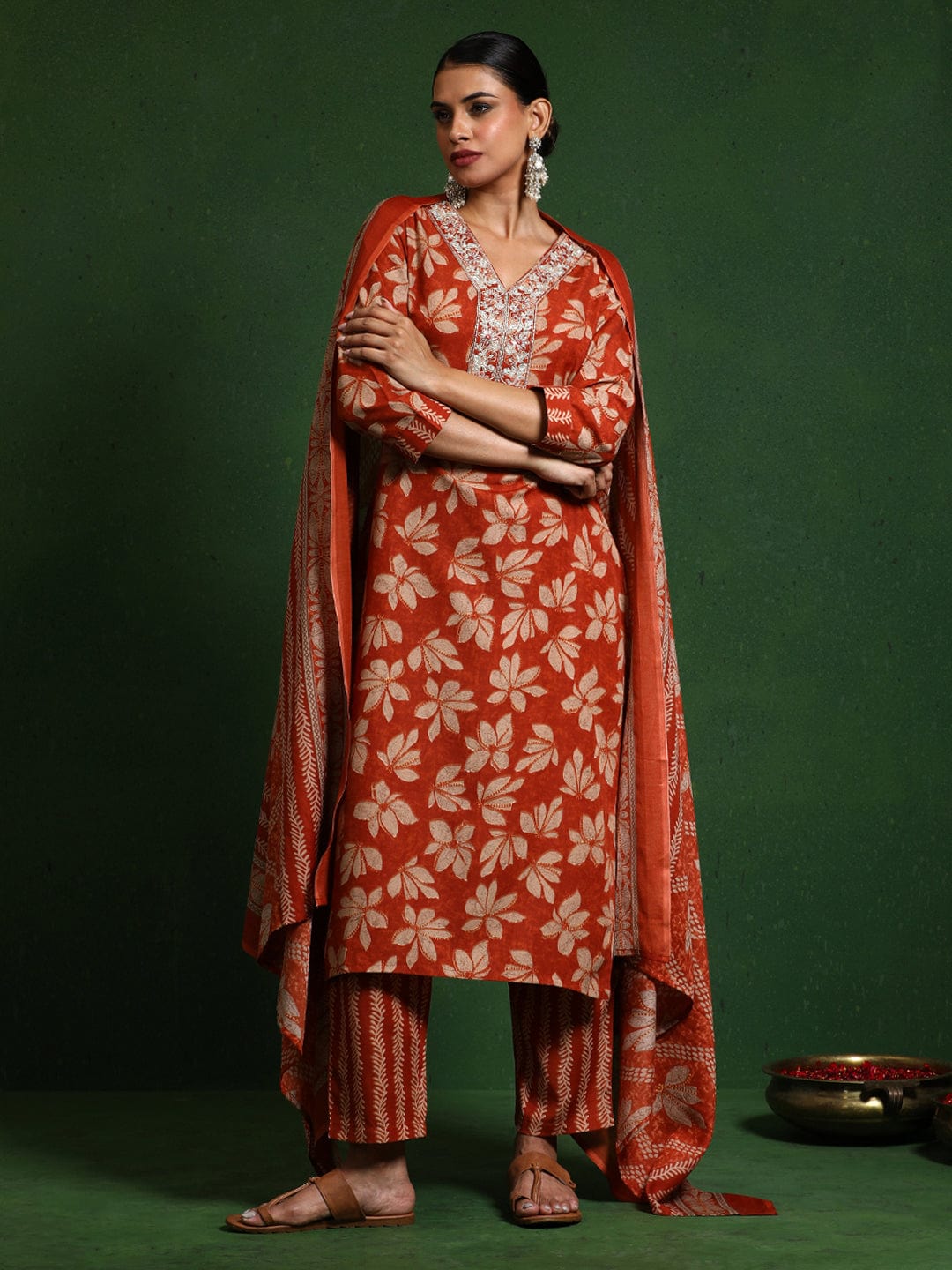 The Kurti Collection Women Floral Printed V Neck Kurta With Trouser & Dupatta