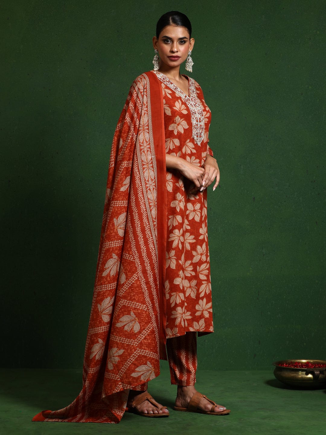 The Kurti Collection Women Floral Printed V Neck Kurta With Trouser & Dupatta