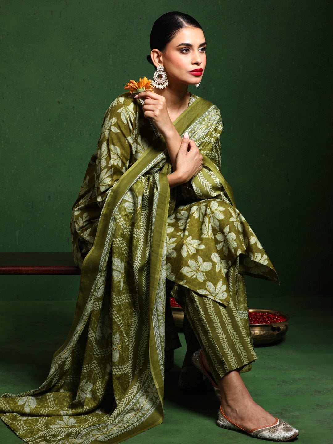 The Kurti Collection Women Floral Printed V Neck Kurta With Trouser & Dupatta
