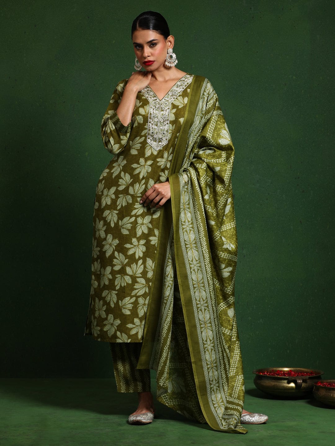 The Kurti Collection Women Floral Printed V Neck Kurta With Trouser & Dupatta