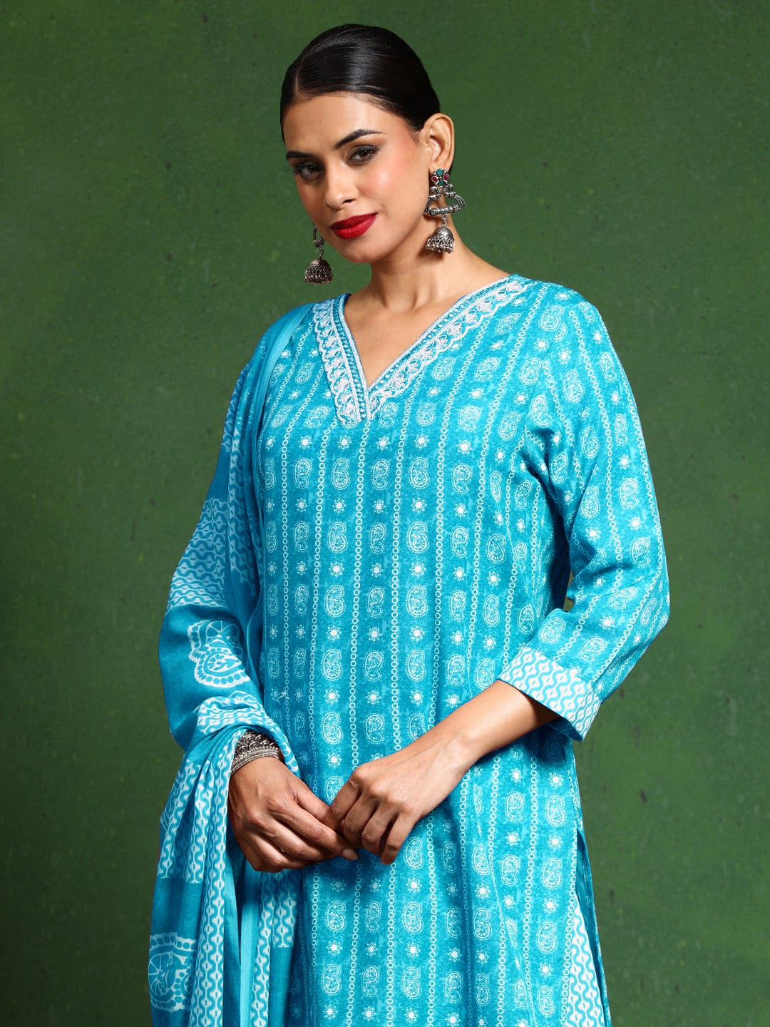 The Kurti Collection Women Floral Printed V Neck Kurta with Trouser & Dupatta