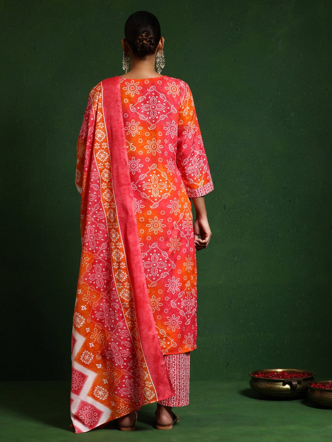 The Kurti Collection Women Bandhani Printed V Neck Kurta With Trouser & Dupatta