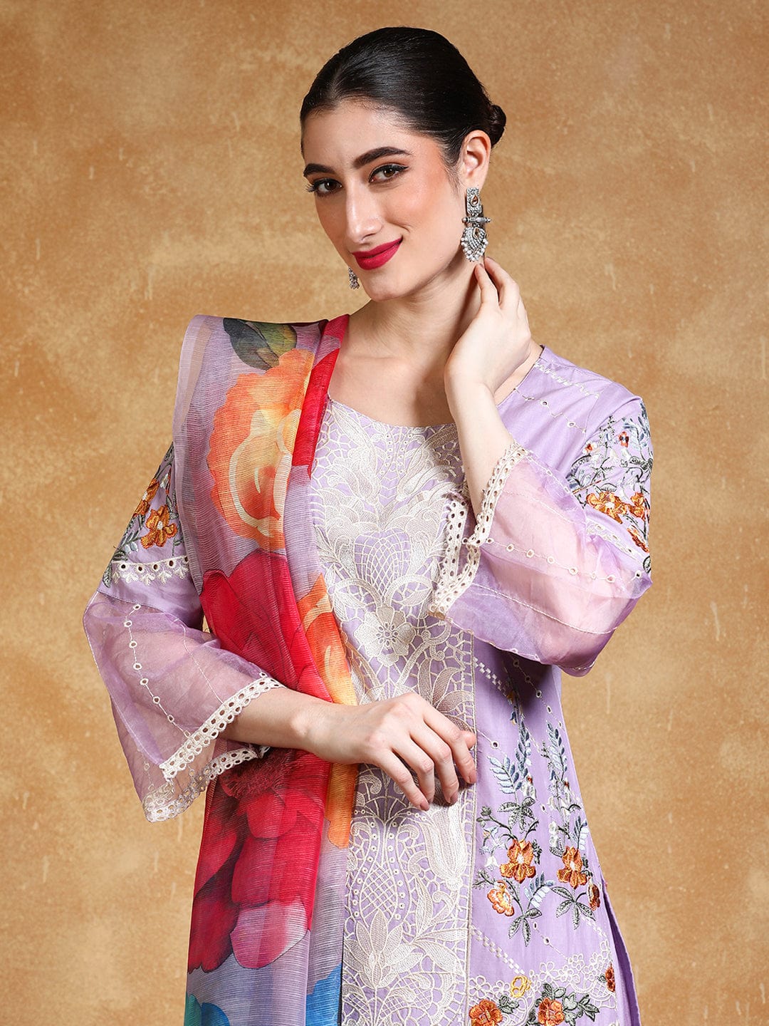 The Kurti Collection Women Floral Embroidered Regular Thread Work Pure Cotton Kurta with Trousers & with Dupatta