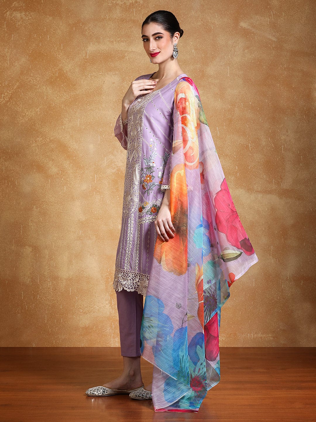 The Kurti Collection Women Floral Embroidered Regular Thread Work Pure Cotton Kurta with Trousers & with Dupatta