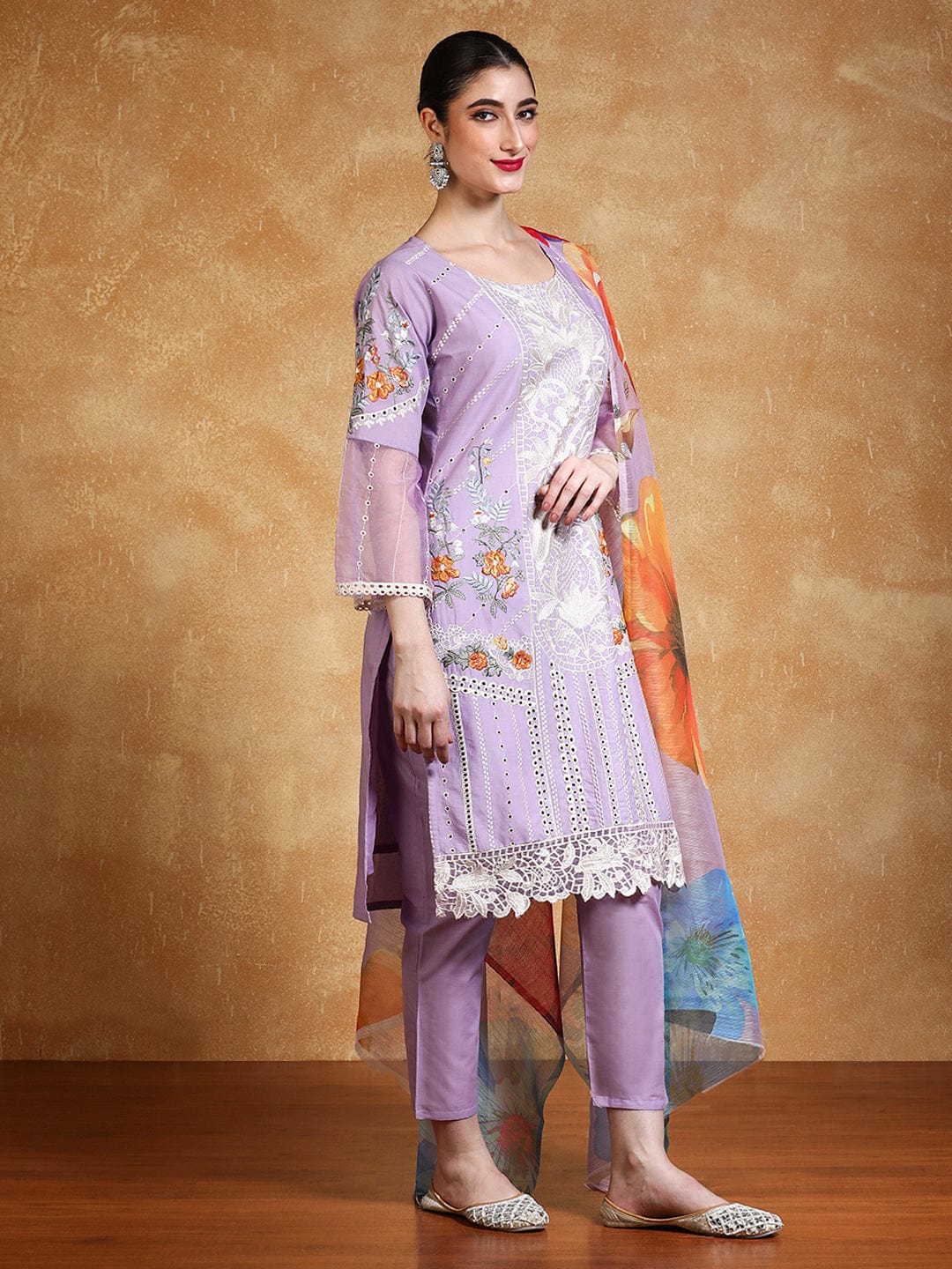 The Kurti Collection Women Floral Embroidered Regular Thread Work Pure Cotton Kurta with Trousers & with Dupatta