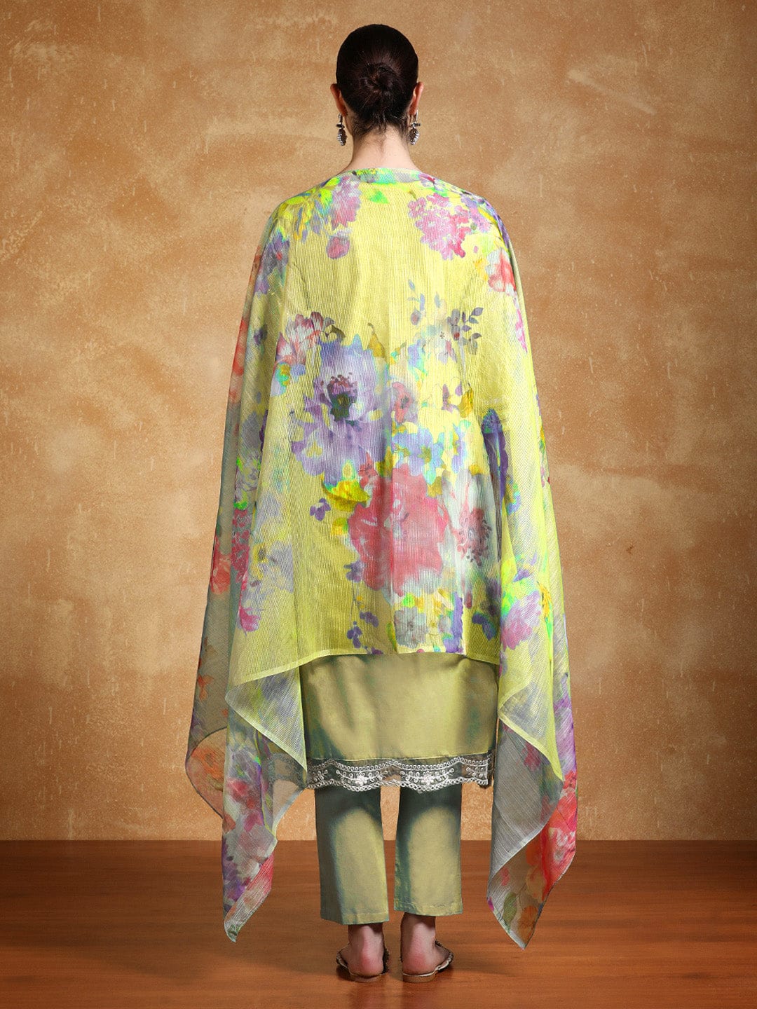 The Kurti Collection Women Thread Embroidered Kurta With Trouser & Floral Printed Dupatta