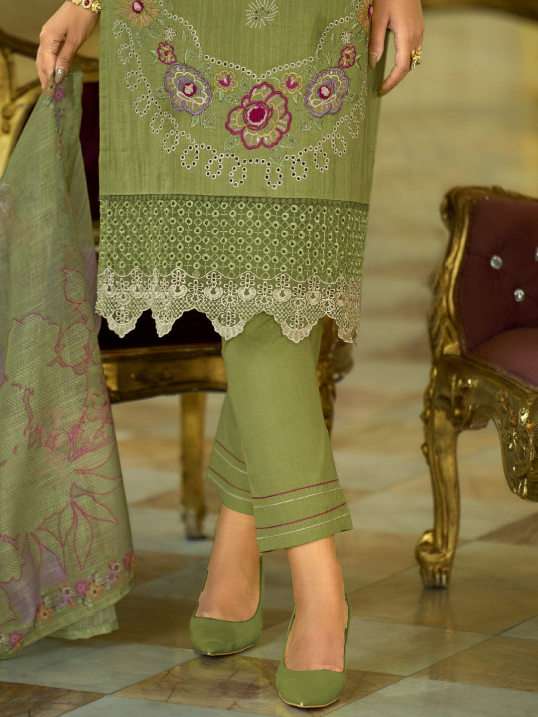 The Kurti Collection Women-Floral Motif Thread Embroidered Schiffli & Orangza Lace Detailed Kurta With Trouser & Dupatta