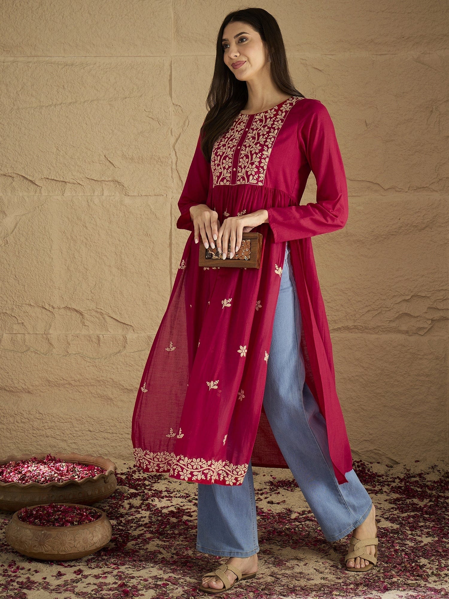 The Kurti Collection Women Thread Embroidered High Slit Kurta