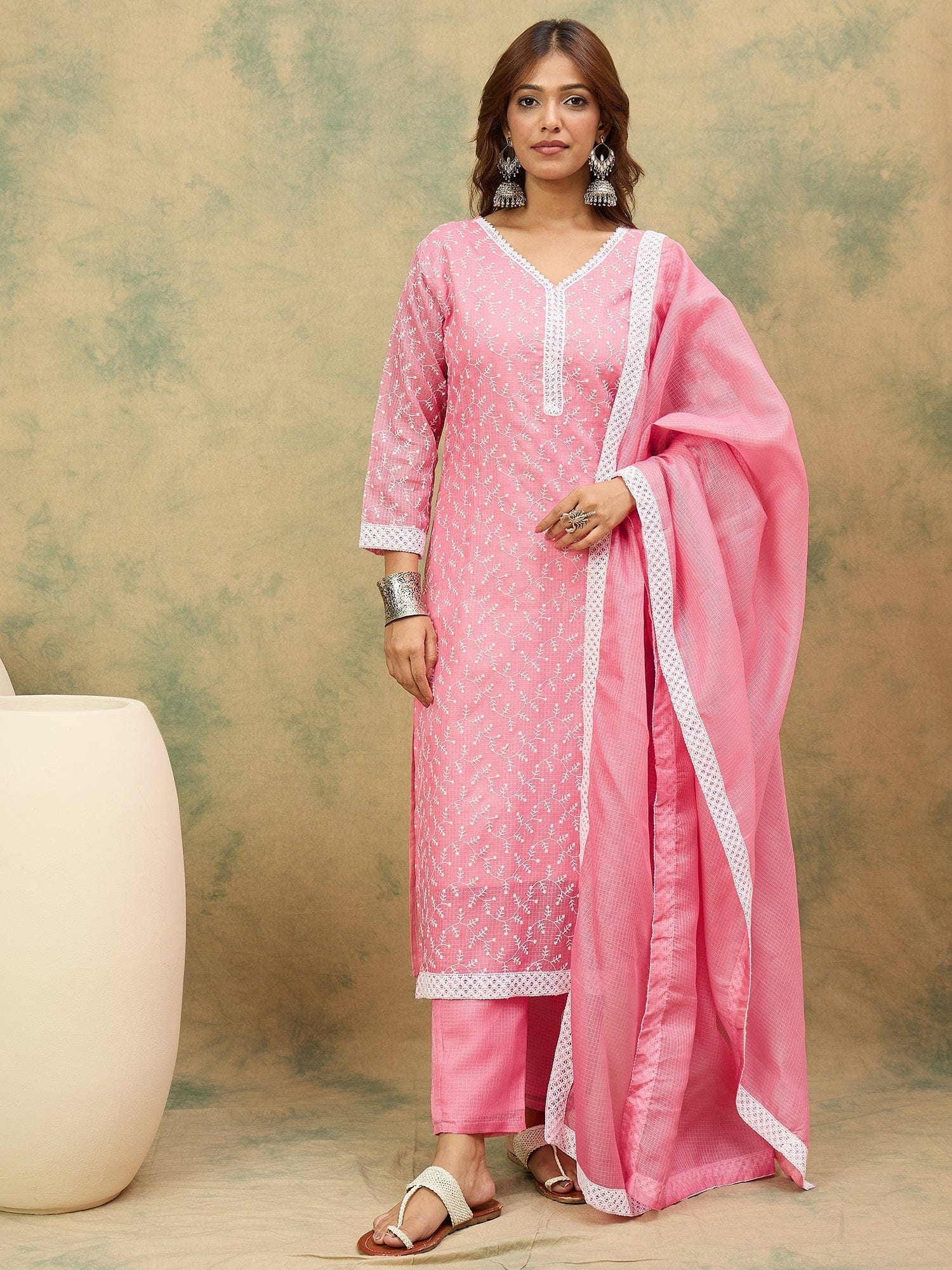The Kurti Collection Women Floral Embroidered Regular Thread Work Kurta with Trousers & with Dupatta
