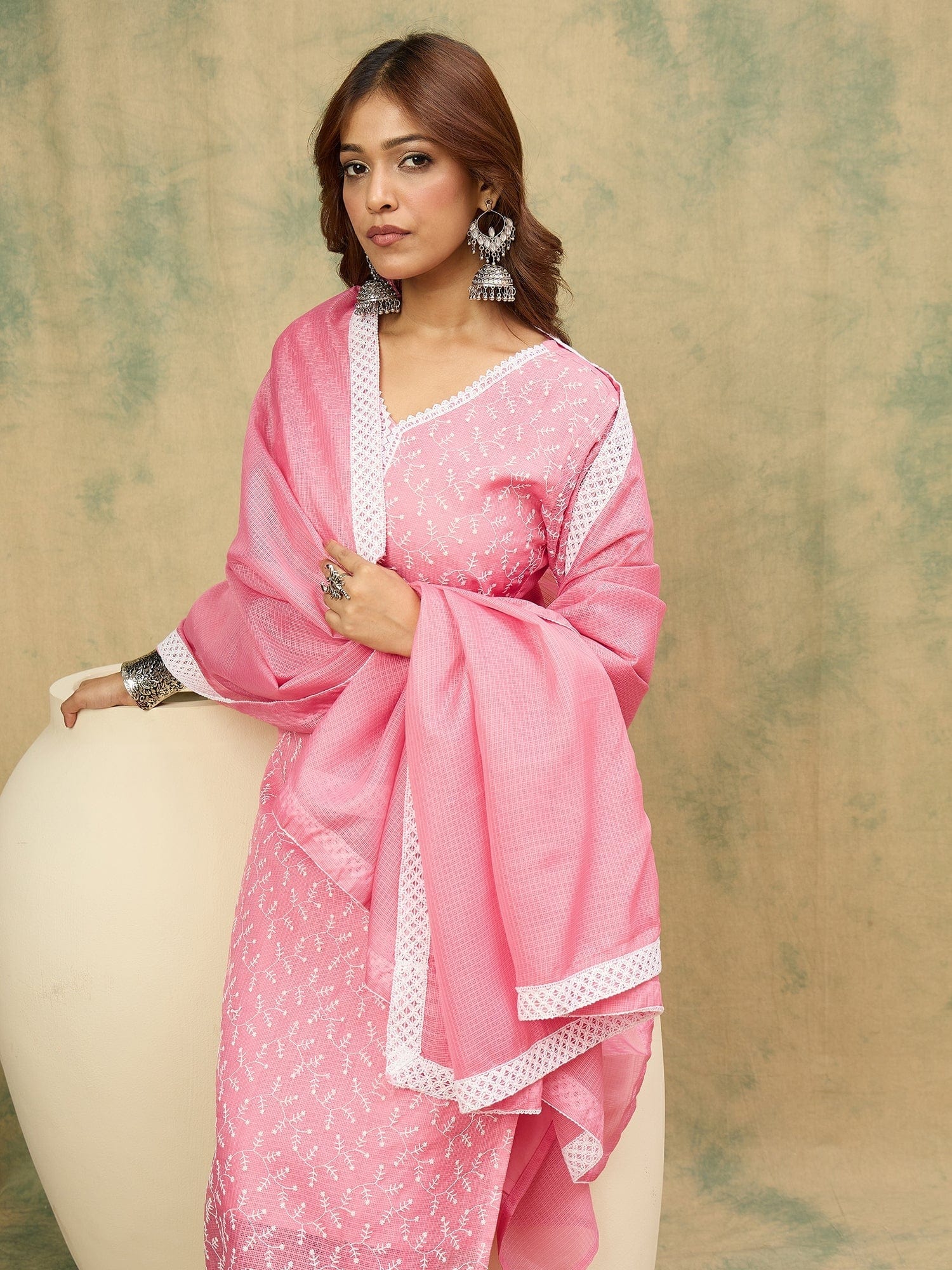 The Kurti Collection Women Floral Embroidered Regular Thread Work Kurta with Trousers & with Dupatta