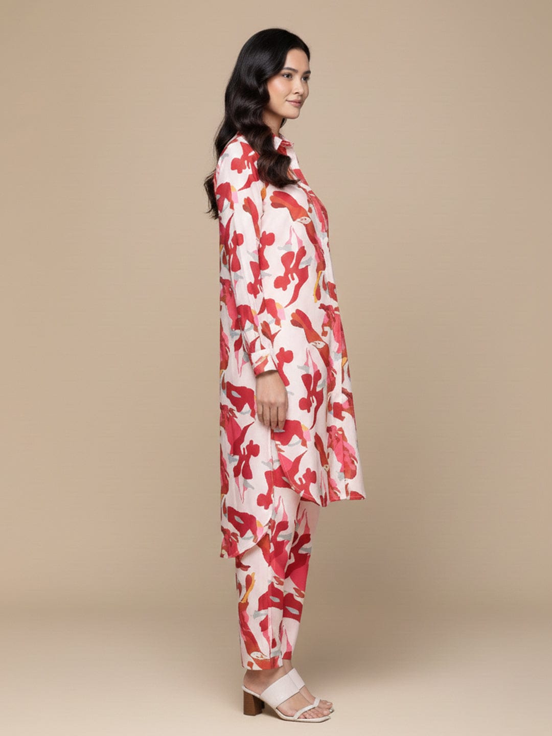KSUT Women Cream Abstract Printed Shirt Collar Straight Kurta Paired With Tonal Bottom