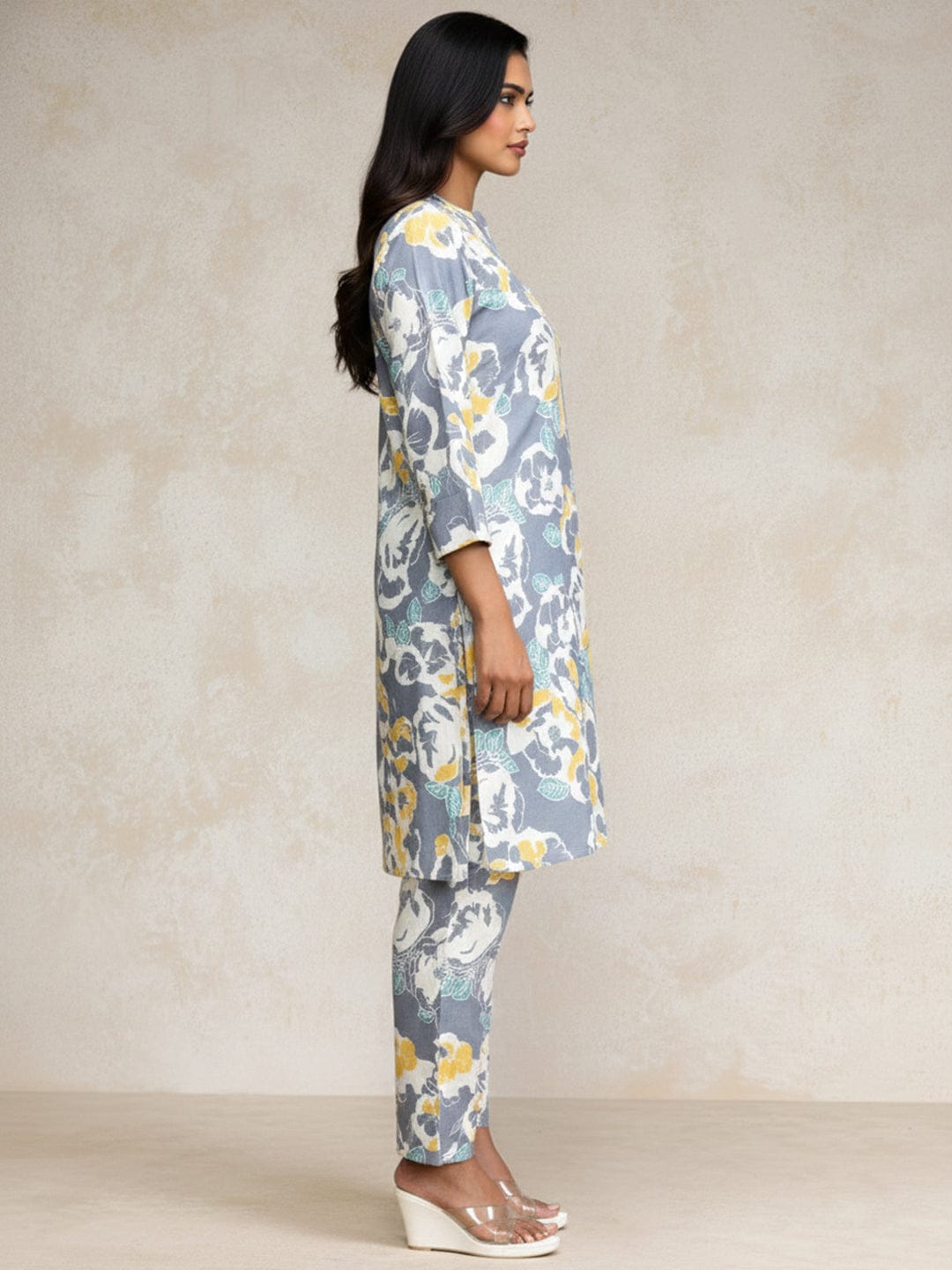 KSUT Women Abstract Printed Apple Hem Kurta with Trouser Coord set