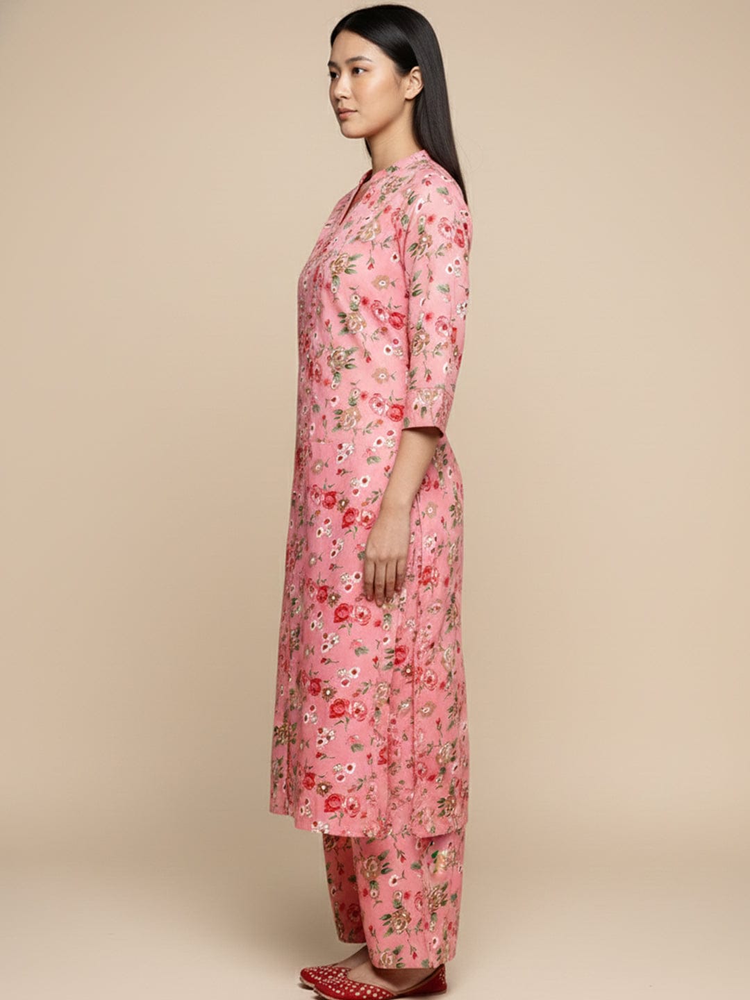 KSUT Women Pink Floral Printed Straight Kurta Paired With Tonal Printed Bottom
