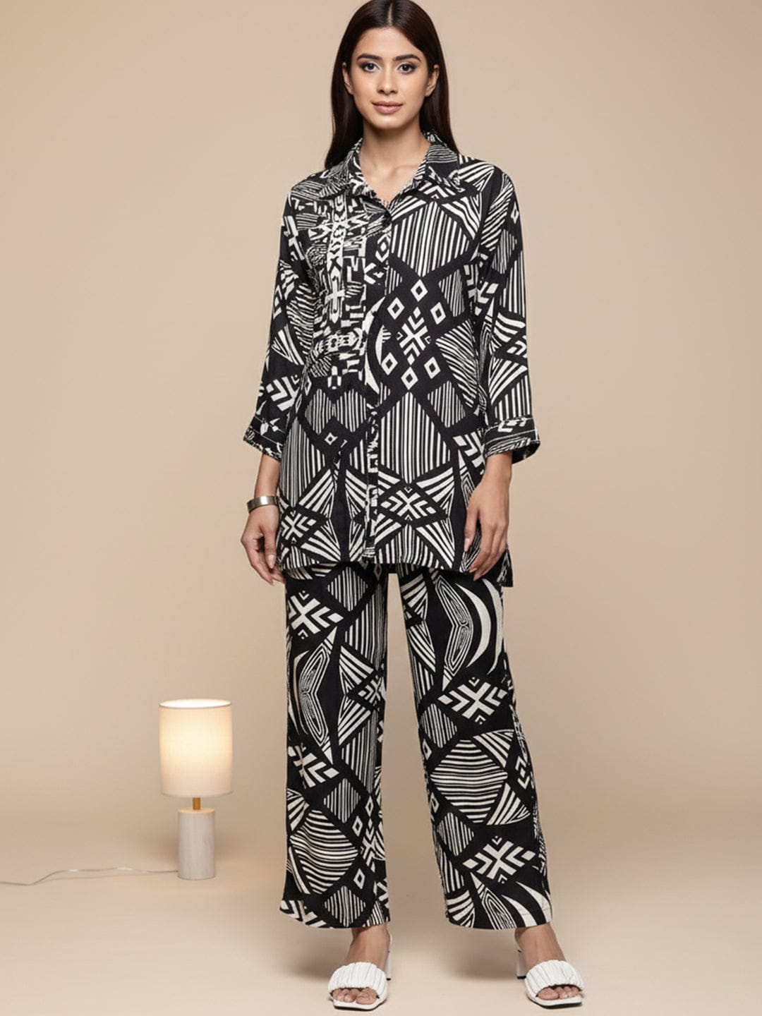 KSUT Women Abstract Printed Embellished Co-Ord Set