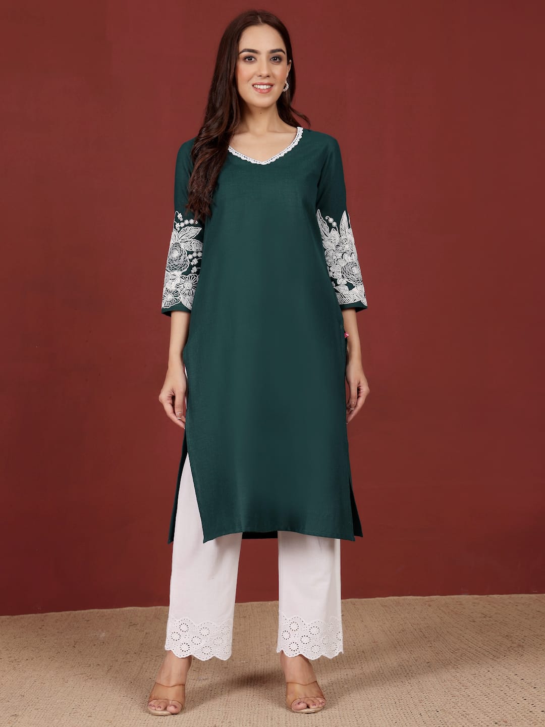 The Kurti Collection Women Floral Motif Thread Embroidered Straight Fit Kurta