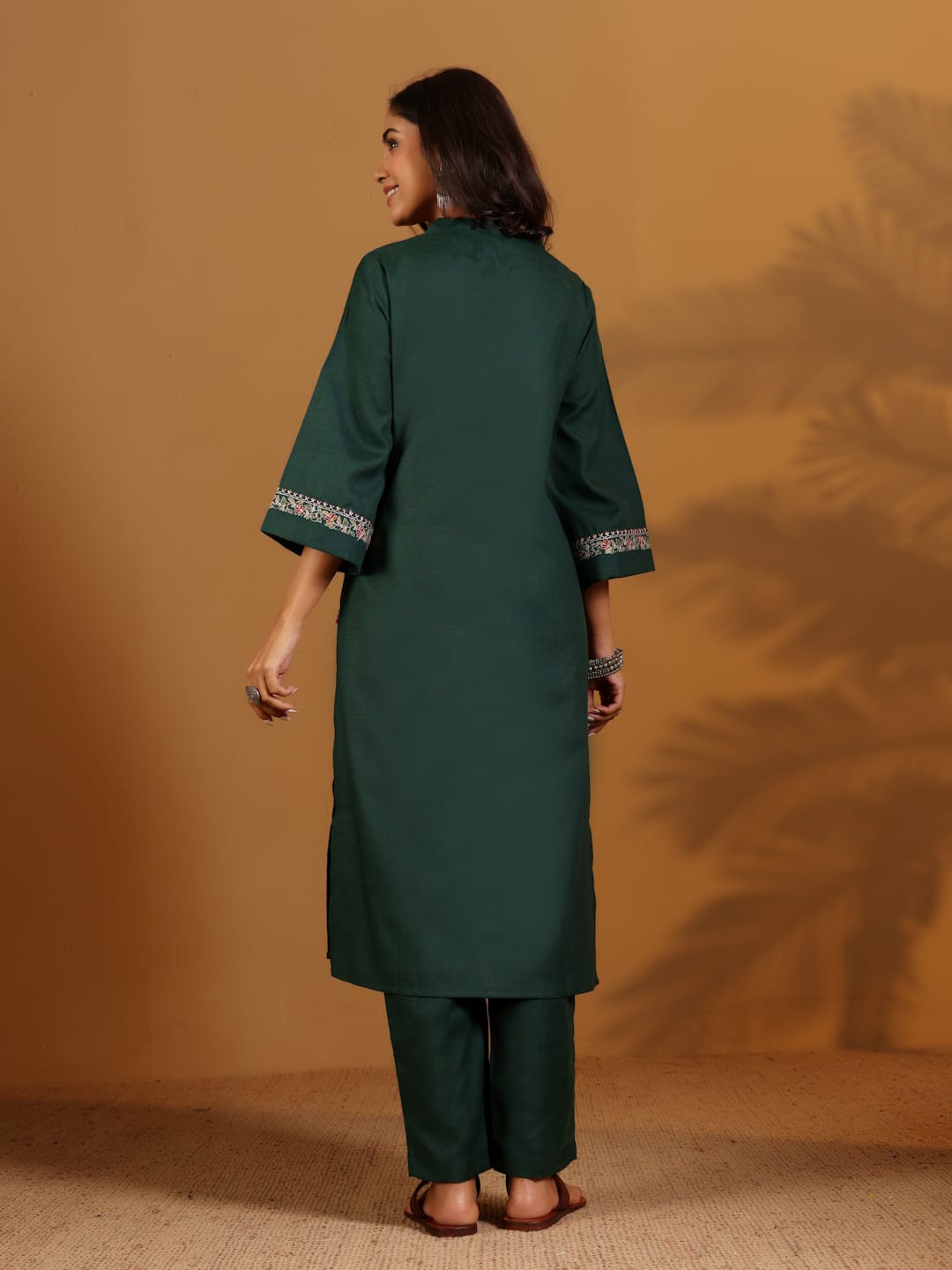 The Kurti Collection Women Green Mandarin Collar Thread Embroidered With Pleate Deatialing Kurta Paired With Bottom